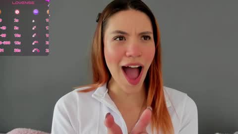 Antonella  online show from October 2025 01:09:01 PM