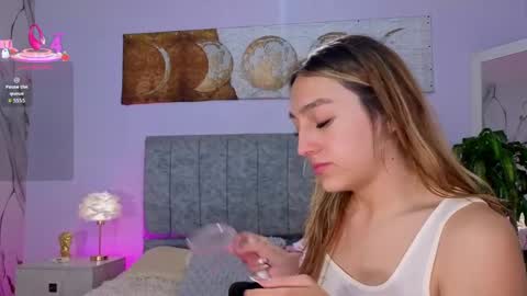 Snapshot of antonellastar24_ chatting on May 2026 08:18:01 PM Antonella online show from May 2026 08:18:01 PM