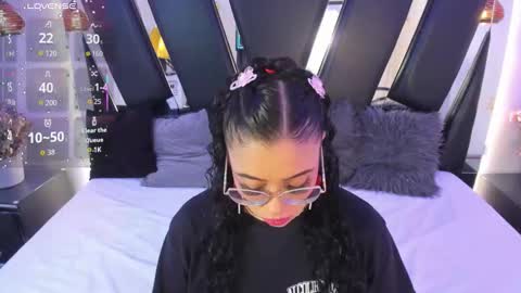 A N T O N E L L E  online show from November 2025 11:02:01 AM