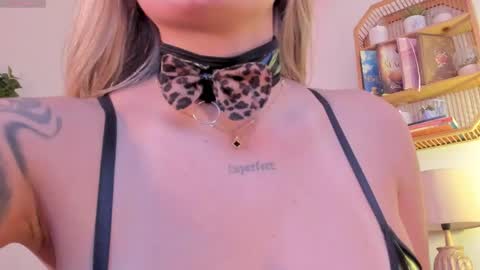 Snapshot of antonia_savatto_ chatting on April 2026 08:34:02 PM o ANTO online show from April 2026 08:34:02 PM