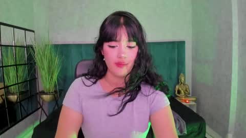 A N T O N I A online show from May 2026 07:55:02 PM