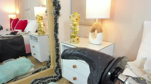 Antonia online show from January 2025 12:27:01 AM