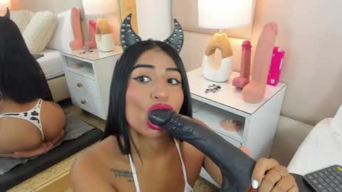 Snapshot of antoniaross chatting on April 2026 12:26:01 PM Antonia online show from April 2026 12:26:01 PM