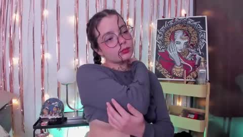 Snapshot of antoniart_ chatting on December 2024 02:19:02 AM Antonia online show from December 2024 02:19:02 AM