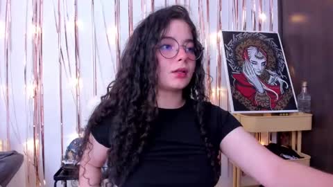 Snapshot of antoniart_ chatting on January 2025 01:37:02 AM Antonia online show from January 2025 01:37:02 AM