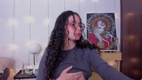 Snapshot of antoniart_ chatting on February 2025 01:10:01 AM Antonia online show from February 2025 01:10:01 AM