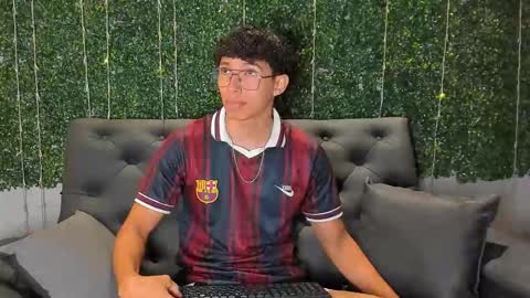 Snapshot of antoniio_miller chatting on December 2025 12:55:01 PM Antonio online show from December 2025 12:55:01 PM