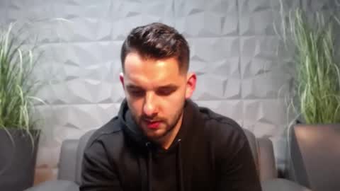 Snapshot of antoniovalentinidiamond chatting on February 2025 08:10:01 PM HI My name is Antonio online show from February 2025 08:10:01 PM