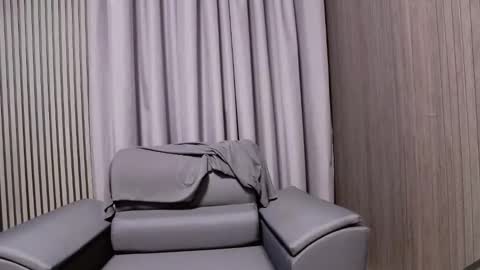 Snapshot of antoniovalentinidiamond chatting on October 2025 06:52:01 PM HI My name is Antonio online show from October 2025 06:52:01 PM