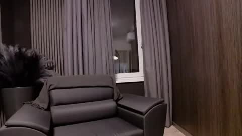 Snapshot of antoniovalentinidiamond chatting on November 2025 08:07:02 PM HI My name is Antonio online show from November 2025 08:07:02 PM