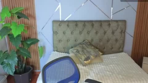 Snapshot of antonnellae chatting on April 2026 06:36:01 AM Antonella online show from April 2026 06:36:01 AM