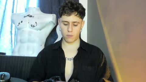 Snapshot of antonnello_ chatting on September 2025 08:55:02 PM antonnello_ online show from September 2025 08:55:02 PM