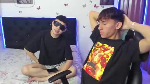 Antony y thiago online show from November 2025 05:06:01 AM