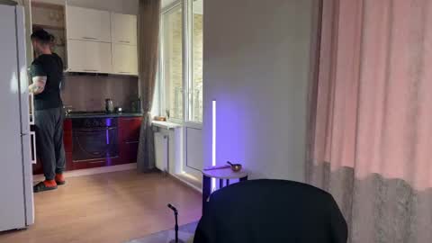 Tom online show from April 2026 08:43:01 AM