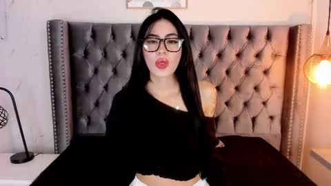 Snapshot of anya_belth chatting on June 2026 07:25:01 PM anya_belth online show from June 2026 07:25:01 PM