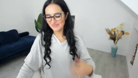 Snapshot of anya_evy chatting on April 2026 04:22:01 AM Anya online show from April 2026 04:22:01 AM