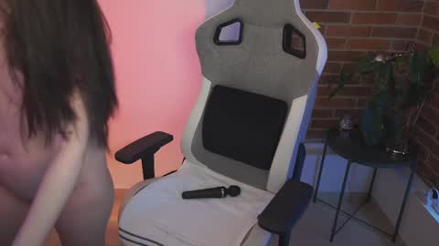 anya online show from March 2025 06:59:02 PM