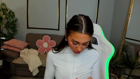 Snapshot of anyarayne chatting on March 2026 01:43:02 PM Anya online show from March 2026 01:43:02 PM