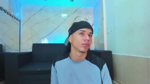 anyelo_sexyhot online show from October 2025 01:10:01 PM