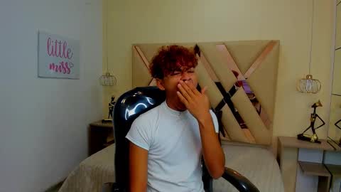 anyelotwink online show from December 2025 12:24:02 PM