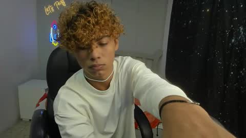 anyelotwink online show from February 2026 08:40:02 PM