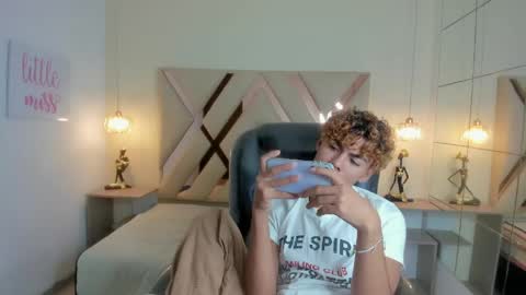 anyelotwink online show from March 2026 04:28:02 AM