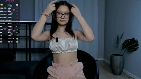 Sofia online show from April 2026 03:28:01 PM