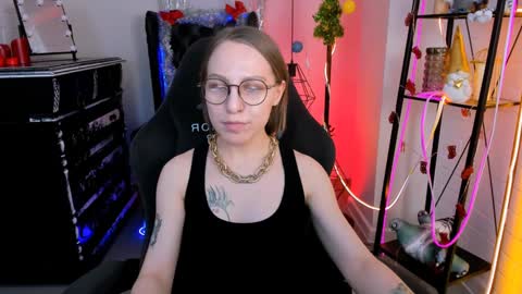 Snapshot of aphexqueen chatting on December 2024 07:57:02 PM APHEX QUEEN online show from December 2024 07:57:02 PM