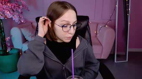 Snapshot of aphexqueen chatting on February 2025 01:03:01 PM APHEX QUEEN online show from February 2025 01:03:01 PM