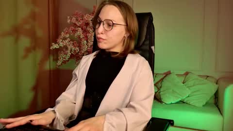 Snapshot of aphexqueen chatting on September 2025 09:13:01 AM APHEX QUEEN online show from September 2025 09:13:01 AM