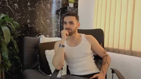 Apolo Lux  online show from January 2026 04:21:02 PM