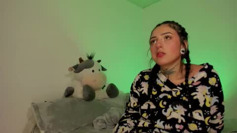 Snapshot of apolorising_ chatting on September 2025 03:06:02 AM Lola  Apolo online show from September 2025 03:06:02 AM