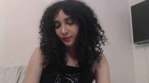 Snapshot of apolosbitch chatting on April 2026 08:06:02 PM Nix online show from April 2026 08:06:02 PM