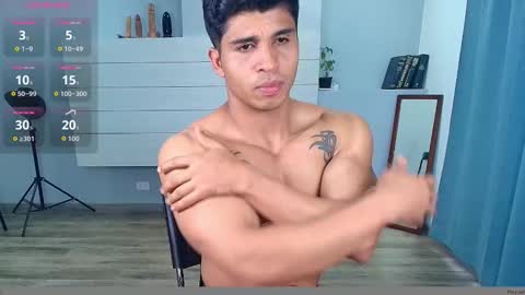 Snapshot of apolotherock chatting on November 2025 07:13:02 PM Apolo online show from November 2025 07:13:02 PM