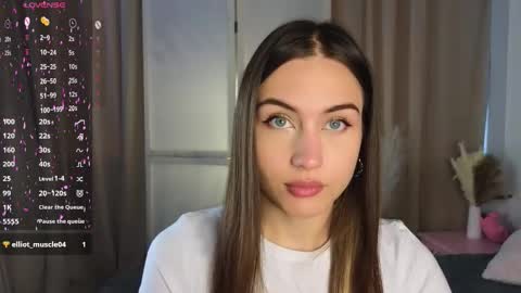 Snapshot of appleeepie chatting on September 2025 09:11:01 AM Vicki online show from September 2025 09:11:01 AM