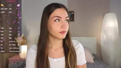 Snapshot of appleeepie chatting on September 2025 09:00:02 AM Vicki online show from September 2025 09:00:02 AM