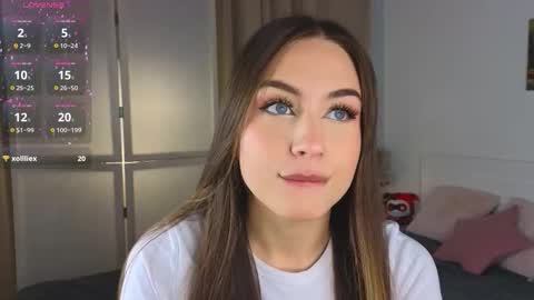 Snapshot of appleeepie chatting on October 2025 09:29:01 AM Vicki online show from October 2025 09:29:01 AM