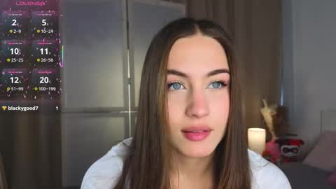 Snapshot of appleeepie chatting on October 2025 09:10:01 AM Vicki online show from October 2025 09:10:01 AM