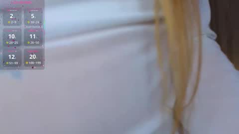 Snapshot of appleeepie chatting on November 2025 09:09:01 AM Vicki online show from November 2025 09:09:01 AM