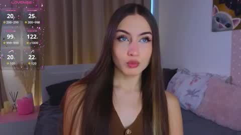 Snapshot of appleeepie chatting on December 2025 09:03:01 AM Vicki online show from December 2025 09:03:01 AM