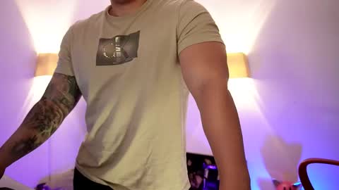 Snapshot of appolo_allen chatting on April 2026 05:44:02 AM insta appolo master online show from April 2026 05:44:02 AM