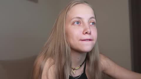 Snapshot of appr0ved chatting on November 2025 04:33:01 PM REYNA my friend online show from November 2025 04:33:01 PM