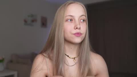 Snapshot of appr0ved chatting on November 2025 04:53:01 PM REYNA my friend online show from November 2025 04:53:01 PM