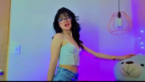 Snapshot of april_bennett chatting on June 2026 12:14:01 PM online show from June 2026 12:14:01 PM