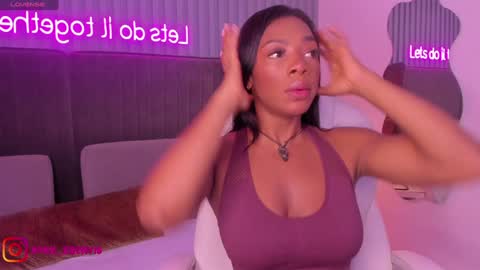 Snapshot of april_ebony18_ chatting on February 2025 10:32:02 AM April online show from February 2025 10:32:02 AM