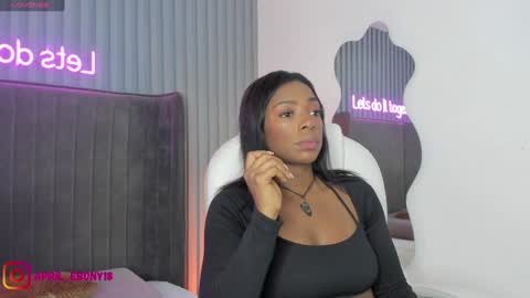 Snapshot of april_ebony18_ chatting on February 2025 10:40:01 AM April online show from February 2025 10:40:01 AM