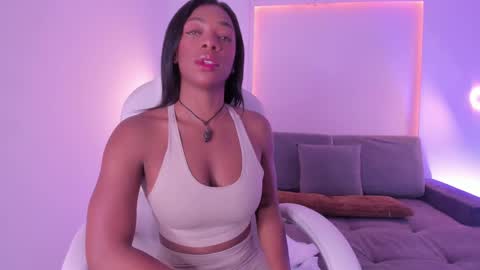 Snapshot of april_ebony18_ chatting on March 2025 10:40:02 AM April online show from March 2025 10:40:02 AM