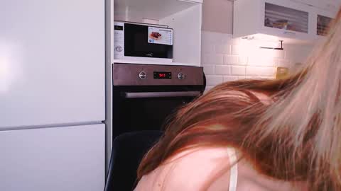 Snapshot of april_felicity chatting on December 2024 10:40:01 PM April online show from December 2024 10:40:01 PM