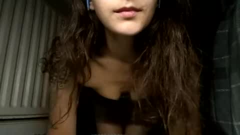Snapshot of april_loves95 chatting on July 2026 09:32:01 PM april_loves95 online show from July 2026 09:32:01 PM