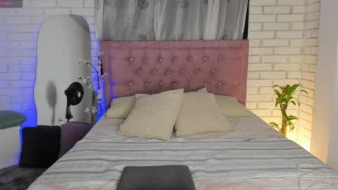 Scarlett Independent Model  online show from January 2025 02:35:01 AM